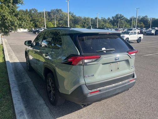 2022 Toyota RAV4 Hybrid XLE Premium