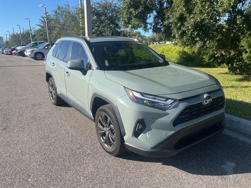 2022 Toyota RAV4 Hybrid XLE Premium