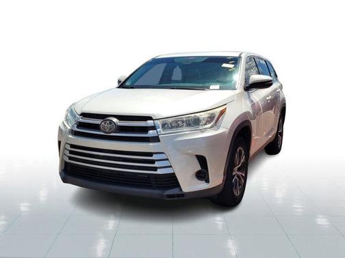 2019 Toyota Highlander LE I4