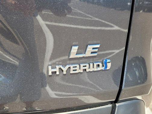 2022 Toyota RAV4 Hybrid SE