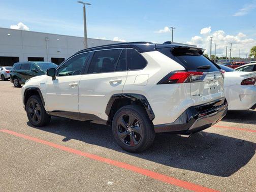 2020 Toyota RAV4 Hybrid SE