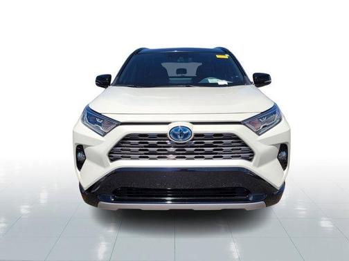 2020 Toyota RAV4 Hybrid SE