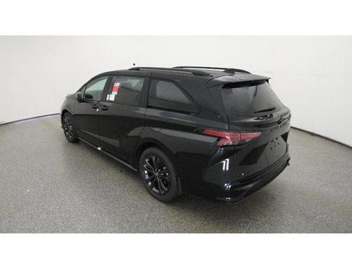 2025 Toyota Sienna XSE 7 Passenger