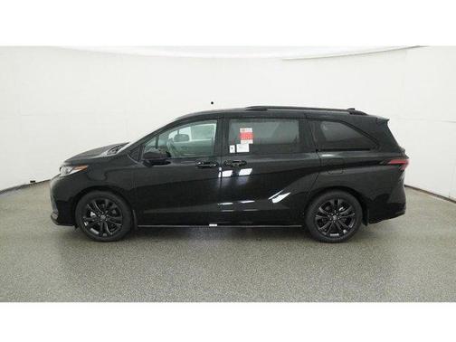 2025 Toyota Sienna XSE 7 Passenger