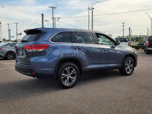 2019 Toyota Highlander LE I4