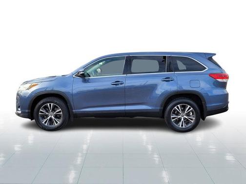 2019 Toyota Highlander LE I4
