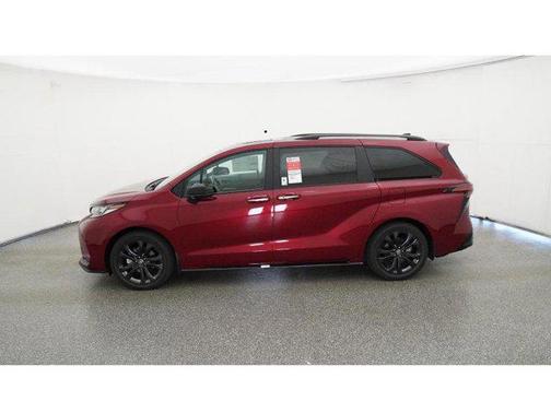 2025 Toyota Sienna XSE 7 Passenger