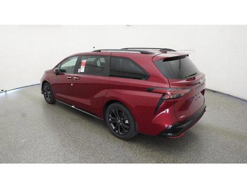 2025 Toyota Sienna XSE 7 Passenger