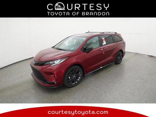 2025 Toyota Sienna XSE 7 Passenger