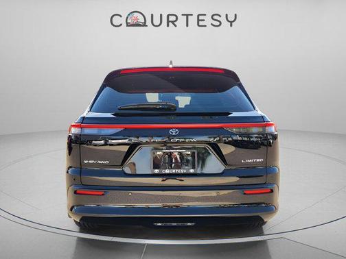 2025 Toyota Crown Signia Limited