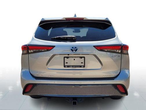 2022 Toyota Highlander Hybrid Limited