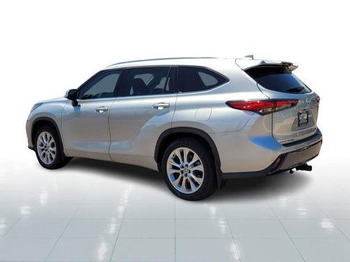 2022 Toyota Highlander Hybrid Limited
