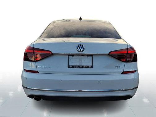 2017 Volkswagen Passat 1.8T SE w/Technology