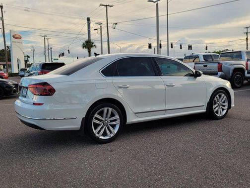 2017 Volkswagen Passat 1.8T SE w/Technology