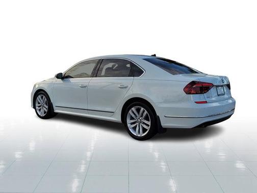 2017 Volkswagen Passat 1.8T SE w/Technology
