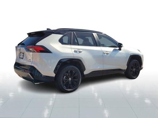 2024 Toyota RAV4 Hybrid SE