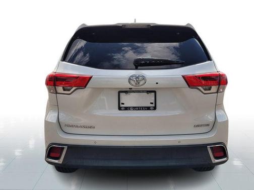 2018 Toyota Highlander Limited Platinum
