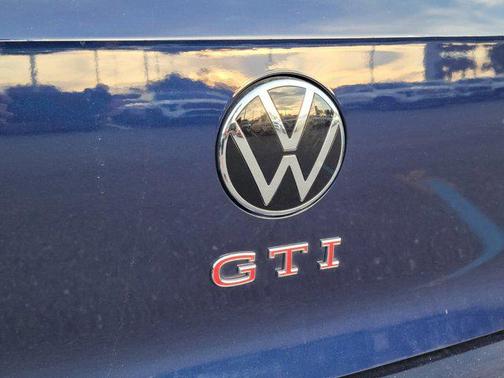 2022 Volkswagen Golf GTI 2.0T SE DSG