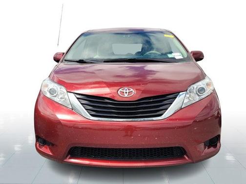 2014 Toyota Sienna LE