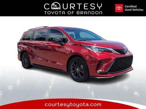 2022 Toyota Sienna XSE 7 Passenger