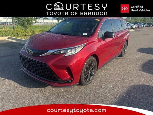 2022 Toyota Sienna XSE 7 Passenger