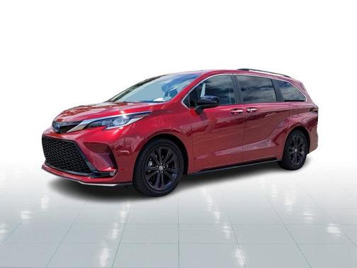 2022 Toyota Sienna XSE 7 Passenger
