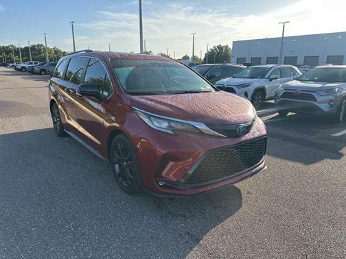 2022 Toyota Sienna XSE 7 Passenger