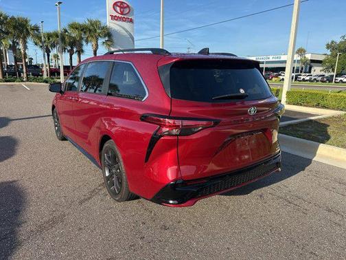 2022 Toyota Sienna XSE 7 Passenger