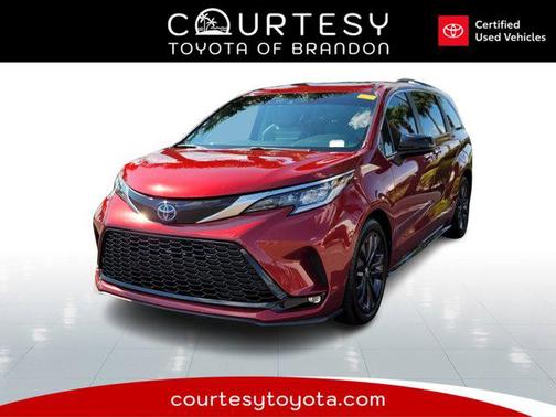 2022 Toyota Sienna XSE 7 Passenger