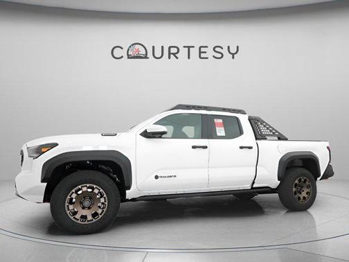 2025 Toyota Tacoma Hybrid Trailhunter