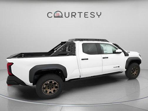 2025 Toyota Tacoma Hybrid Trailhunter