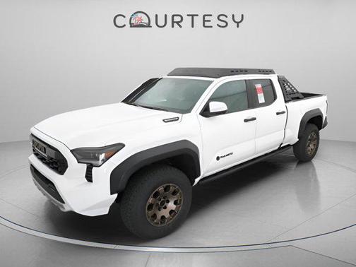 2025 Toyota Tacoma Hybrid Trailhunter