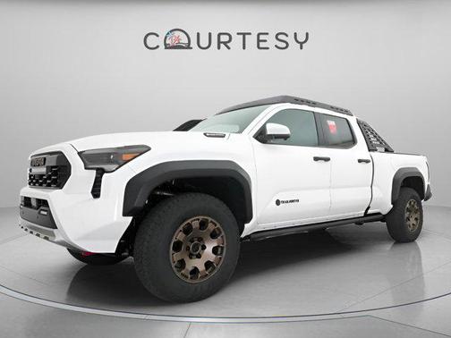 2025 Toyota Tacoma Hybrid Trailhunter