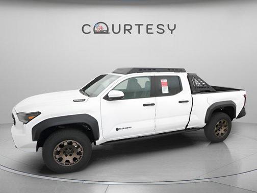 2025 Toyota Tacoma Hybrid Trailhunter