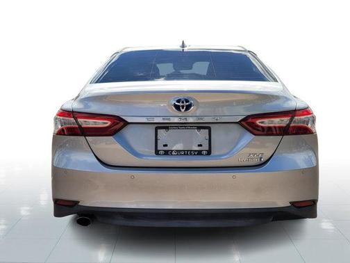 2018 Toyota Camry Hybrid XLE