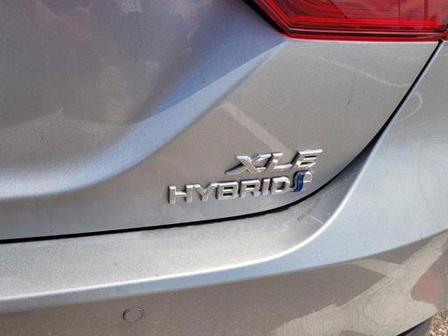 2018 Toyota Camry Hybrid XLE