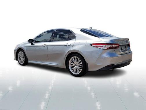 2018 Toyota Camry Hybrid XLE