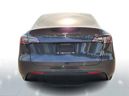 2024 Tesla Model Y Long Range Dual Motor All-Wheel Drive