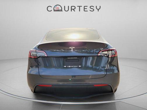 2024 Tesla Model Y Long Range Dual Motor All-Wheel Drive