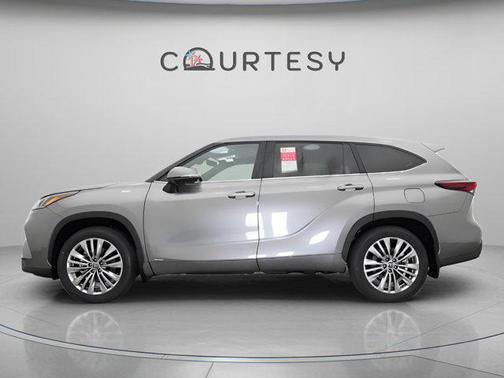 2026 Toyota Highlander Hybrid Platinum