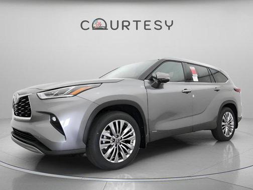 2026 Toyota Highlander Hybrid Platinum