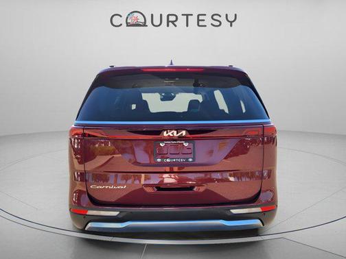2022 Kia Carnival SX