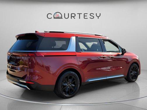 2022 Kia Carnival SX