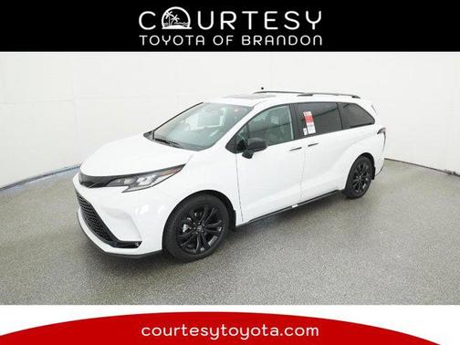 2025 Toyota Sienna XSE 7 Passenger