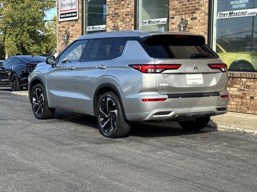 2022 Mitsubishi Outlander SEL Special Edition 2WD