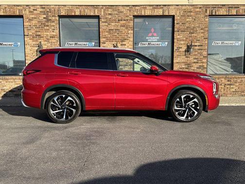 Red Diamond 2023 Mitsubishi Outlander SEL 2.5 2WD
