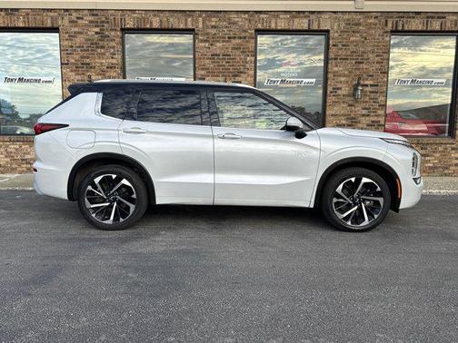 2023 Mitsubishi Outlander PHEV SEL