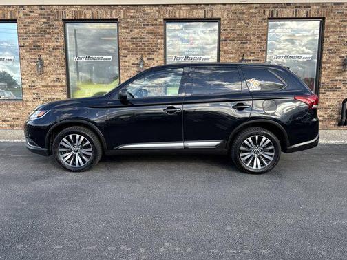 2020 Mitsubishi Outlander SE