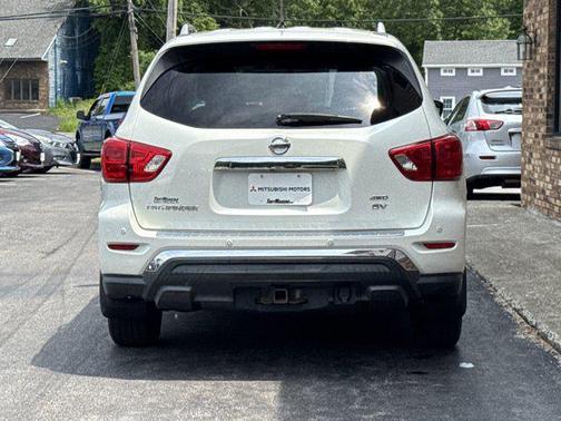 2018 Nissan Pathfinder SV