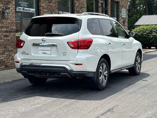 2018 Nissan Pathfinder SV